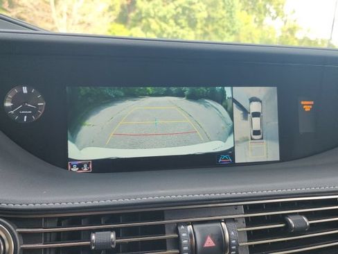 Used 2020 Lexus LS 500 w/ Interior Upgrade Package RWD image 25