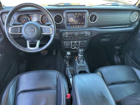 Used 2018 Jeep Wrangler Unlimited Sahara AWD/4WD image 7