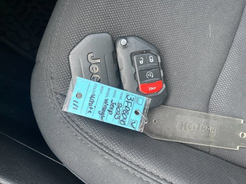 Used 2023 Jeep Wrangler Unlimited Sport AWD/4WD image 10