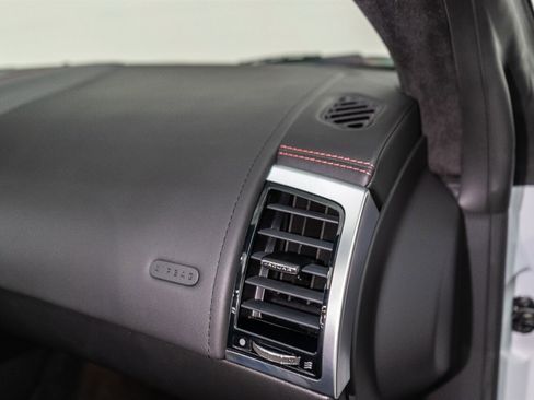 Used 2020 Jaguar F-TYPE SVR image 61