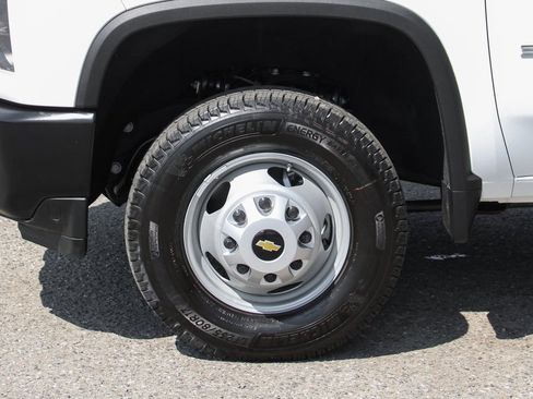 Used 2022 Chevrolet Silverado 3500 W/T image 37
