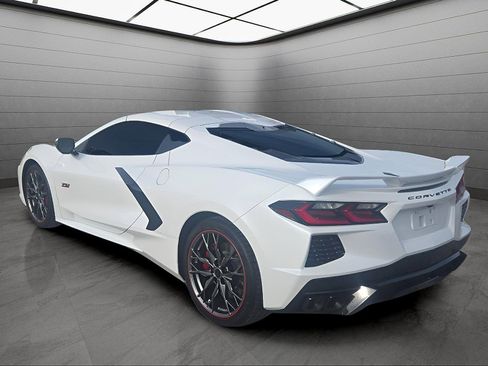 Used 2023 Chevrolet Corvette Stingray Premium Cpe w/ Z51 Performance Package RWD image 3