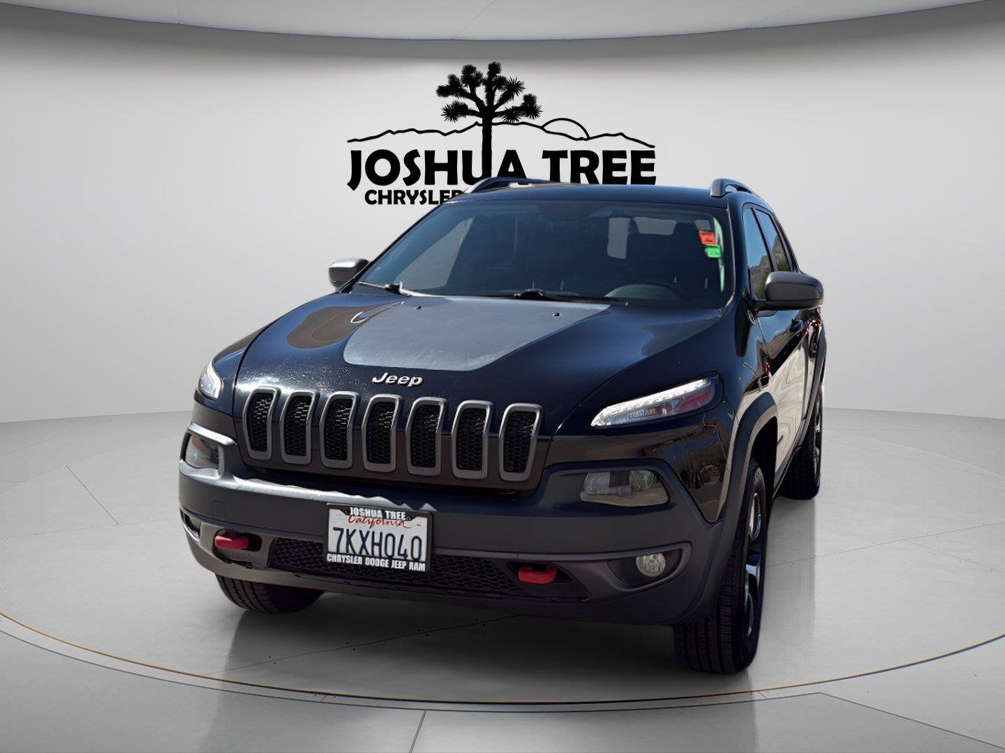 Used 2017 Jeep Cherokee Trailhawk w/ Comfort/Convenience Group AWD/4WD image 4