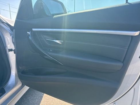 Used 2017 BMW 330e RWD image 8