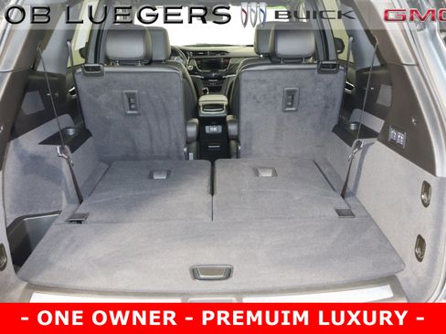 Used 2025 Cadillac XT6 Premium Luxury image 22