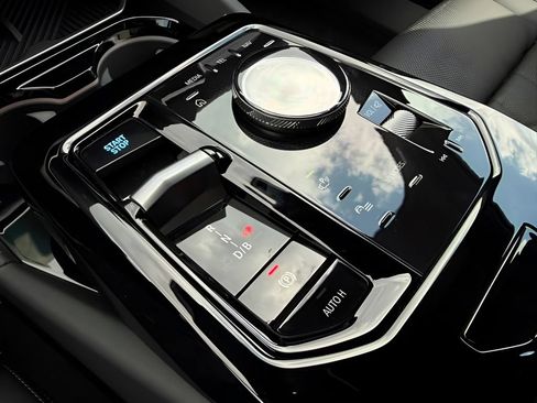 New 2027 BMW i5 eDrive40 w/ Premium Package RWD image 19