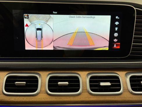 Used 2022 Mercedes-Benz GLS 450 4MATIC image 37