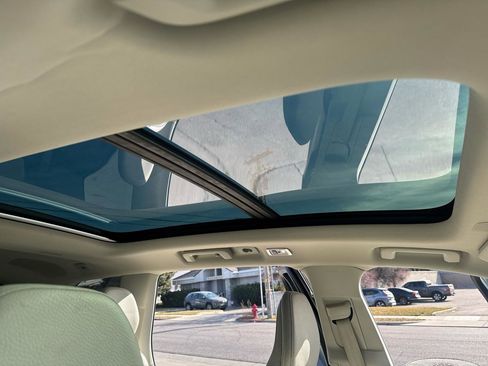 Used 2022 Volvo XC90 T6 Momentum w/ Advanced Package image 21