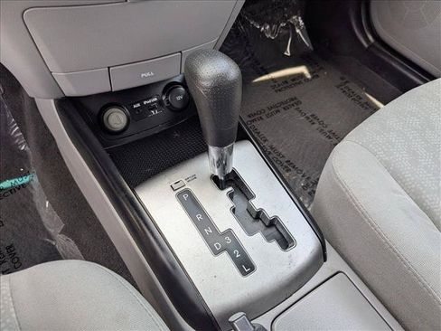 Used 2010 Hyundai Elantra GLS FWD image 12
