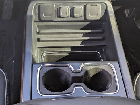 Used 2018 Chevrolet Silverado 1500 High Country image 19