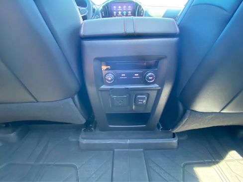 Used 2023 Chevrolet Traverse RS AWD/4WD image 19