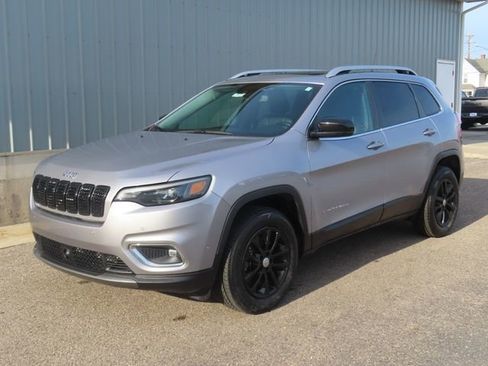 Used 2021 Jeep Cherokee Limited w/ Trailer Tow Group AWD/4WD image 9