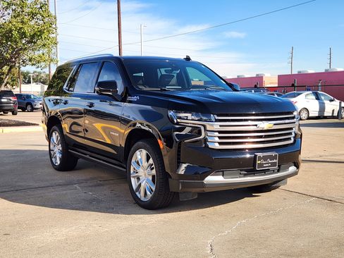 Used 2021 Chevrolet Tahoe High Country w/ Premium Package image 4