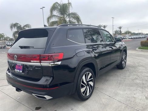 Used 2024 Volkswagen Atlas SE image 8