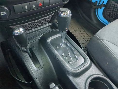 Used 2017 Jeep Wrangler Unlimited Sport w/ Connectivity Group AWD/4WD image 12
