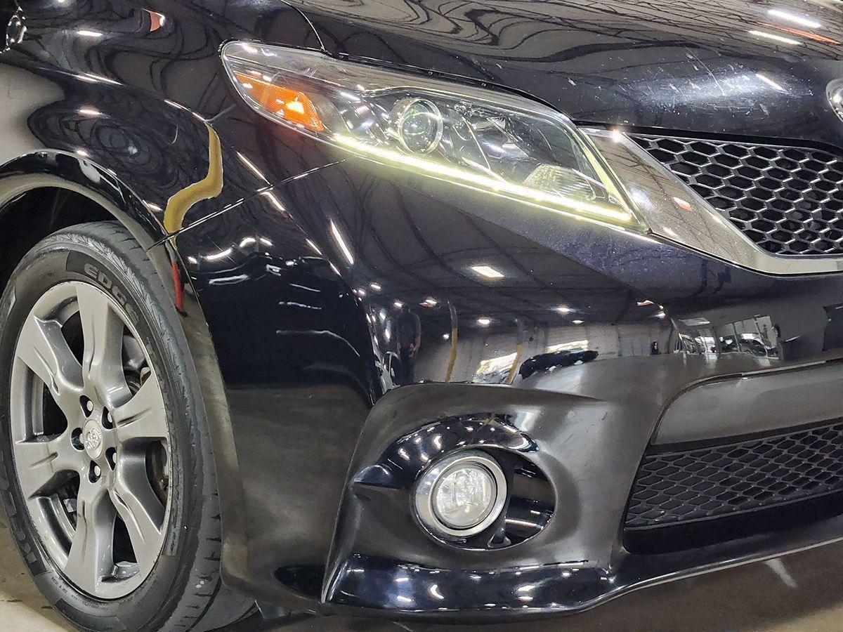 Used 2017 Toyota Sienna SE FWD image 11