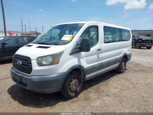 Used 2016 Ford Transit 150 130 Low Roof RWD image 2