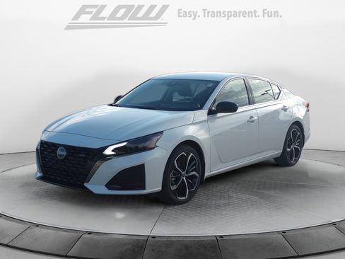 New 2025 Nissan Altima 2.5 SR image 2