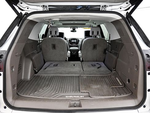 Used 2018 Chevrolet Traverse Premier image 36
