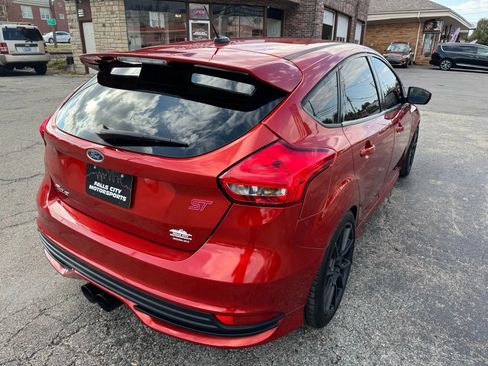 Used 2018 Ford Focus ST image 14