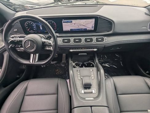 Used 2025 Mercedes-Benz GLS 450 4MATIC w/ AMG Line Exterior image 2