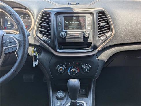 Used 2016 Jeep Cherokee Sport AWD/4WD image 13