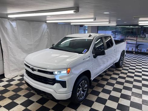 Used 2025 Chevrolet Silverado 1500 RST image 4