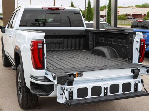 New 2026 GMC Sierra 2500 Denali w/ Denali Reserve Package AWD/4WD image 11