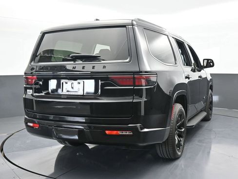 Used 2023 Jeep Wagoneer Series II image 5