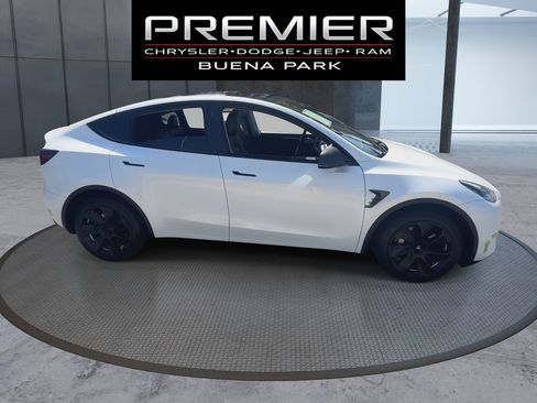 Used 2023 Tesla Model Y Long Range AWD/4WD image 9