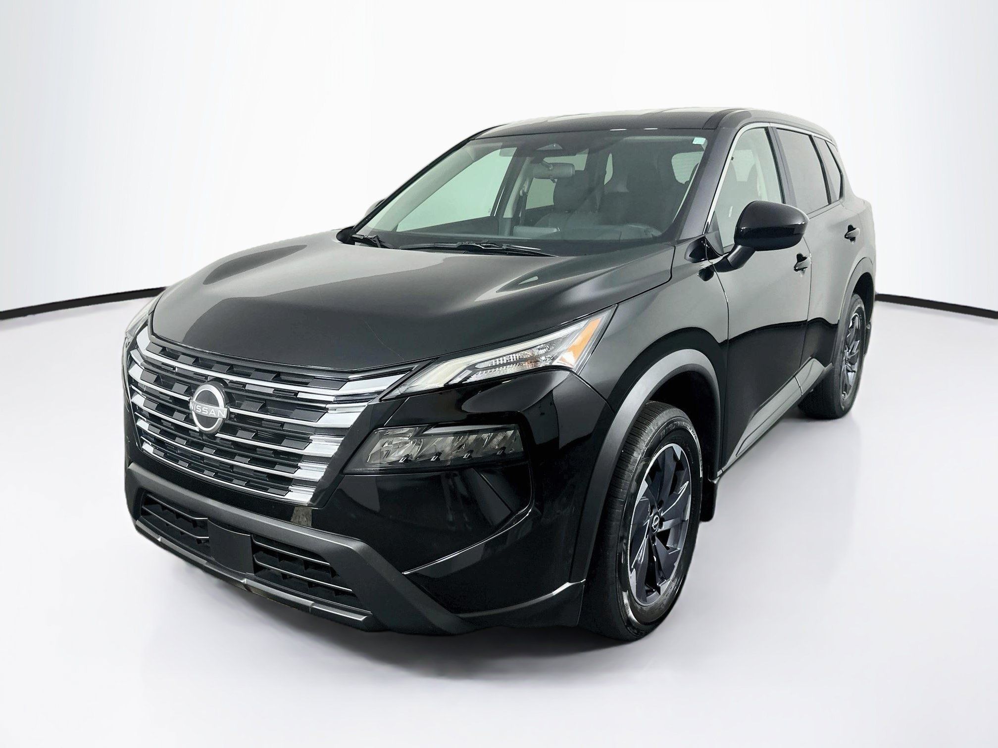 Used 2025 Nissan Rogue SV FWD image 3