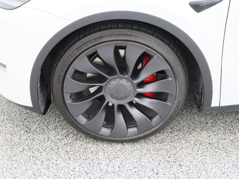 Used 2021 Tesla Model Y Performance image 11