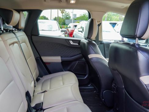 Used 2020 Ford Escape SE Sport image 22