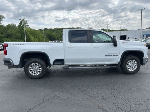 Used 2024 Chevrolet Silverado 2500 LT AWD/4WD image 4