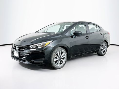 Used 2025 Nissan Versa SV FWD image 3