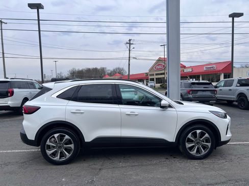 Used 2023 Ford Escape Platinum image 8