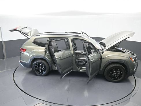 Used 2024 Volkswagen Atlas Peak Edition SE AWD/4WD image 72