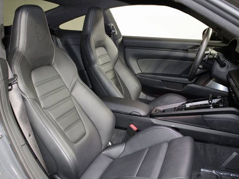 Used 2025 Porsche 911 Carrera 4 GTS image 37