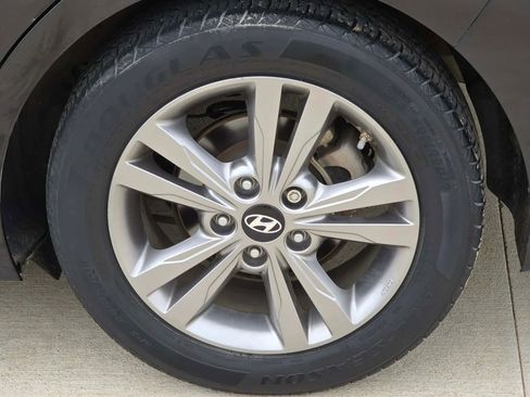 Used 2018 Hyundai Elantra Value Edition FWD image 29