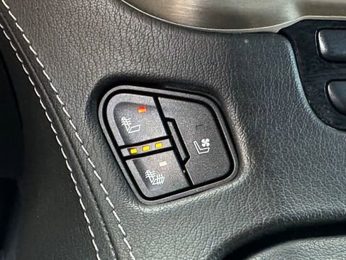 Used 2020 GMC Yukon XL Denali image 35