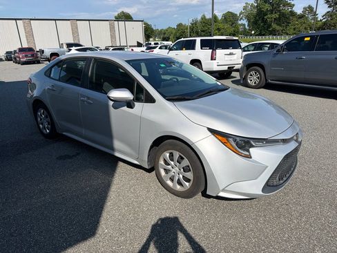 Used 2022 Toyota Corolla LE FWD image 11