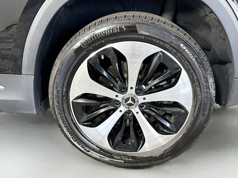 Used 2025 Mercedes-Benz GLA 250 image 37