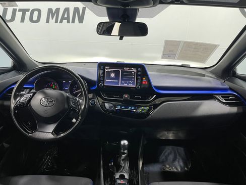 Used 2020 Toyota C-HR XLE image 17