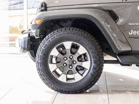 Used 2022 Jeep Wrangler Unlimited Sahara w/ Cold Weather Group image 8