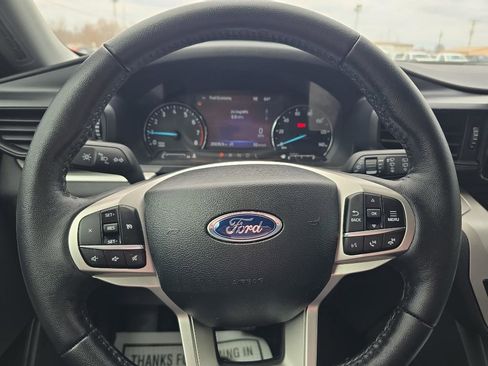 Used 2024 Ford Explorer XLT image 21