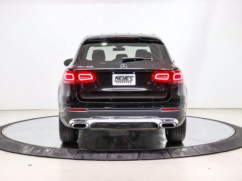 Used 2021 Mercedes-Benz GLC 300 image 3