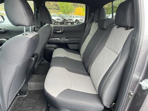 Used 2023 Toyota Tacoma TRD Off-Road image 12