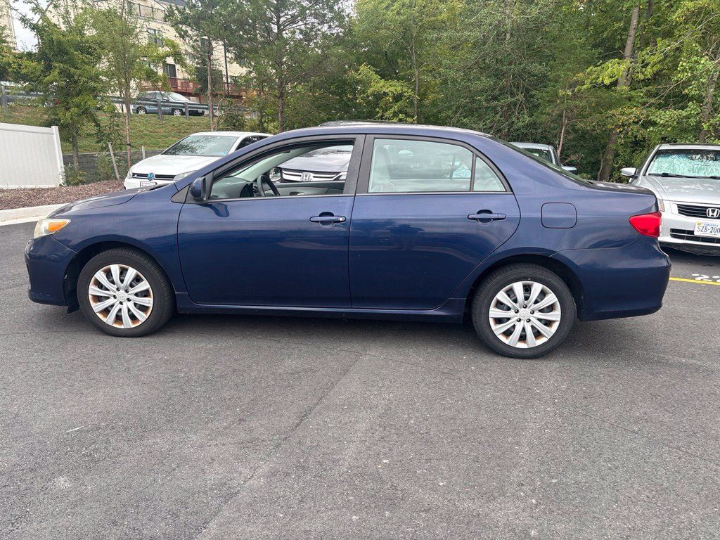 Used 2012 Toyota Corolla LE FWD image 4