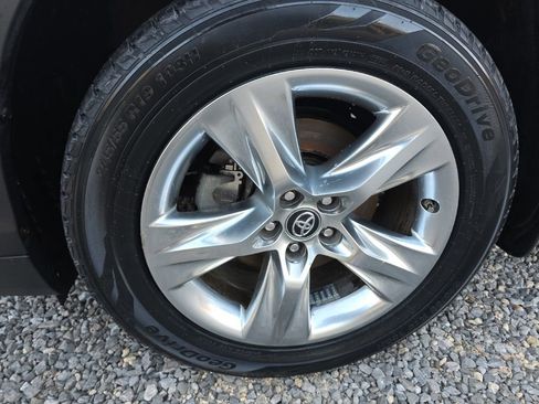 Certified 2019 Toyota Highlander Limited image 11