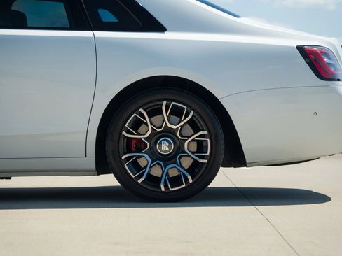 Used 2022 Rolls-Royce Ghost Black Badge AWD/4WD image 8